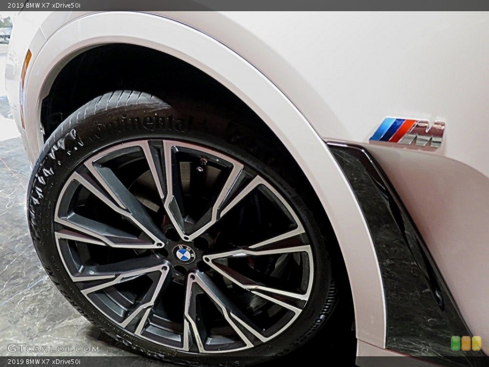 2019 BMW X7 xDrive50i Wheel and Tire Photo #136934274