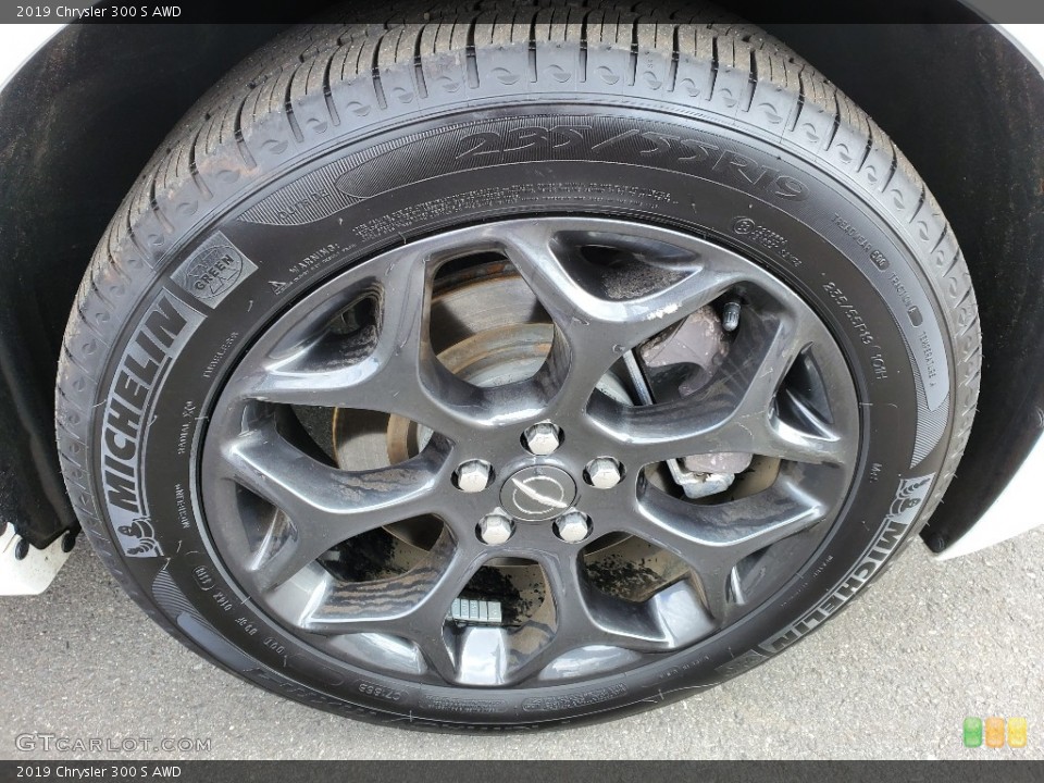 2019 Chrysler 300 S AWD Wheel and Tire Photo #137236094