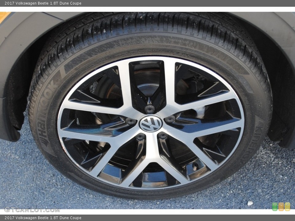 2017 Volkswagen Beetle 1.8T Dune Coupe Wheel and Tire Photo #137410956