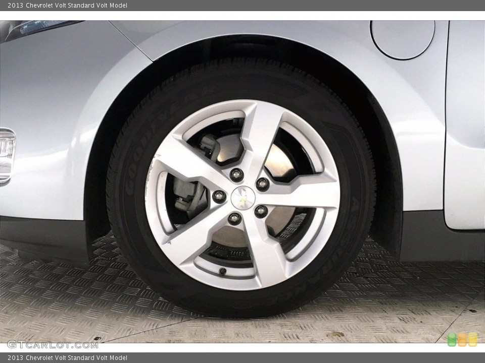 2013 Chevrolet Volt Wheels and Tires