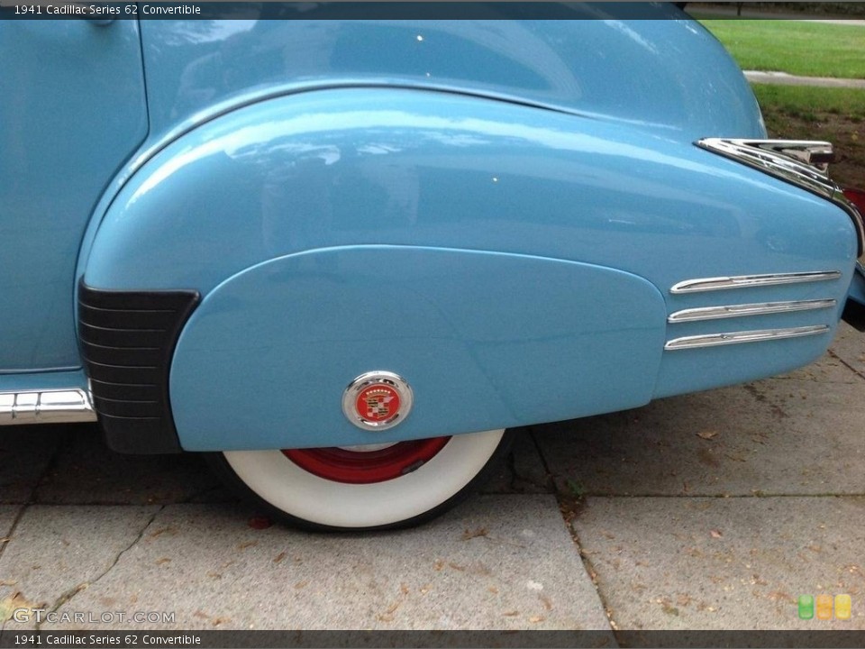 1941 Cadillac Series 62 Convertible Wheel and Tire Photo #138509181