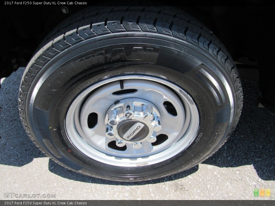 2017 Ford F250 Super Duty XL Crew Cab Chassis Wheel and Tire Photo #138544807