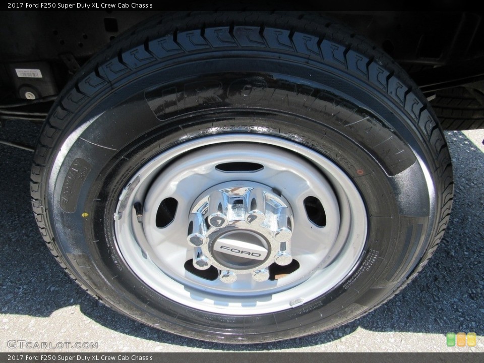 2017 Ford F250 Super Duty XL Crew Cab Chassis Wheel and Tire Photo #138544856