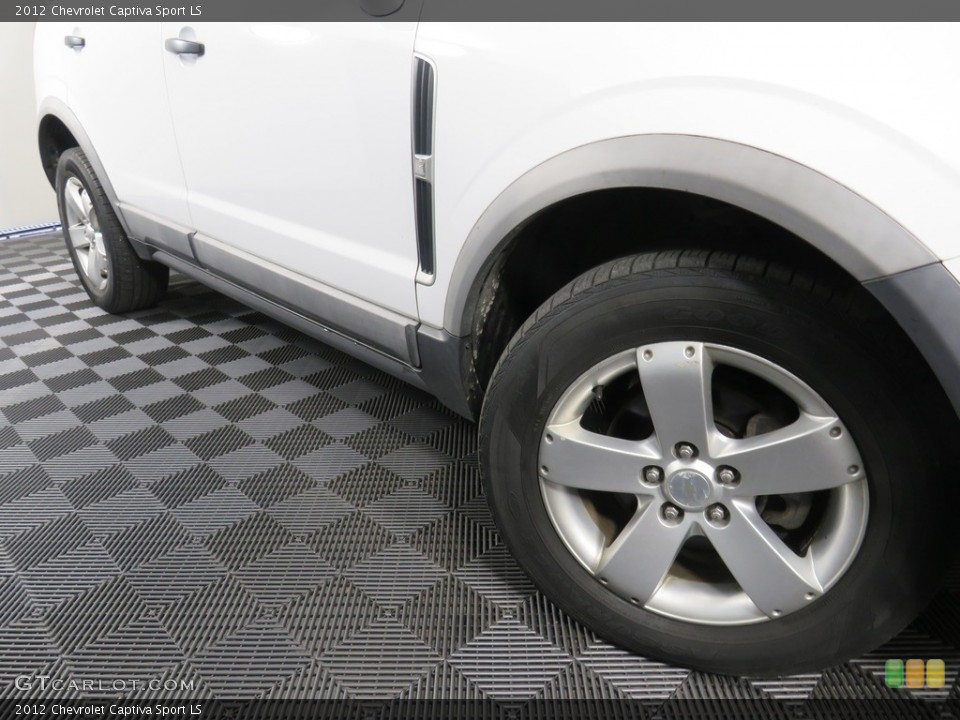 2012 Chevrolet Captiva Sport Wheels and Tires