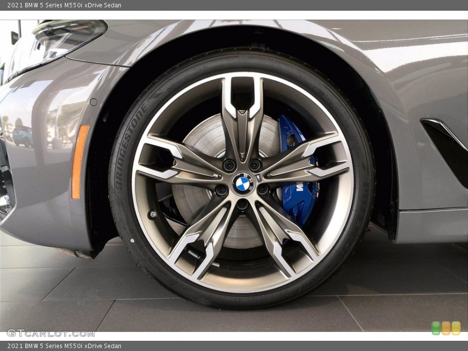 2021 BMW 5 Series M550i xDrive Sedan Wheel and Tire Photo #139563692