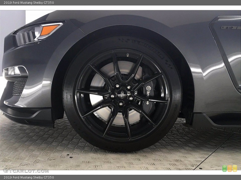 2019 Ford Mustang Shelby GT350 Wheel and Tire Photo #139600682