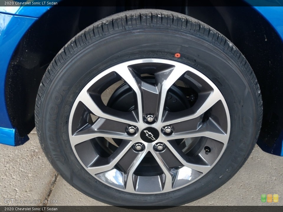 2020 Chevrolet Sonic LT Sedan Wheel and Tire Photo #139726434