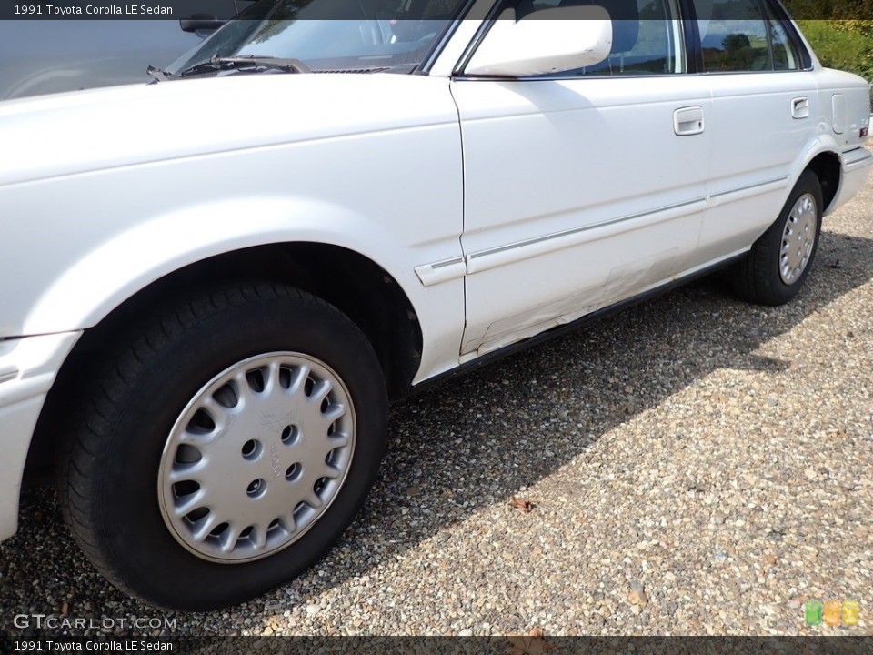1991 Toyota Corolla LE Sedan Wheel and Tire Photo #139824327