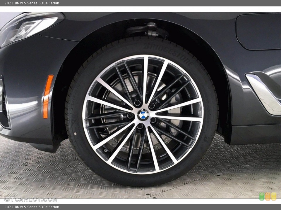 2021 BMW 5 Series 530e Sedan Wheel and Tire Photo #139913948