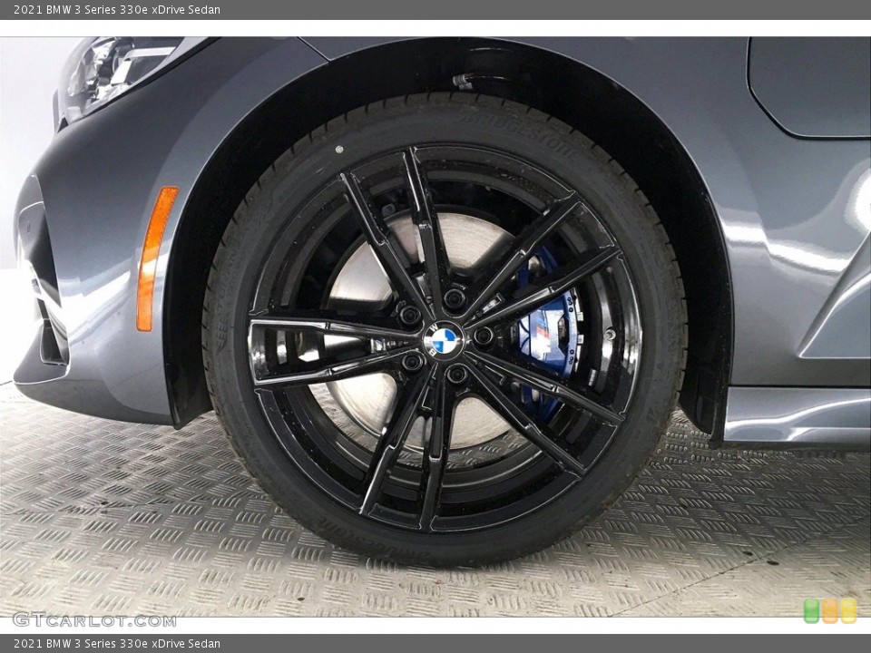 2021 BMW 3 Series 330e xDrive Sedan Wheel and Tire Photo #140217043