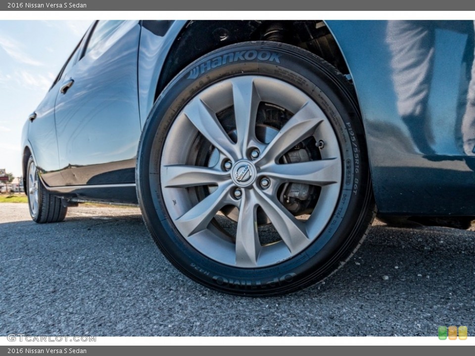 2016 Nissan Versa S Sedan Wheel and Tire Photo #140218567