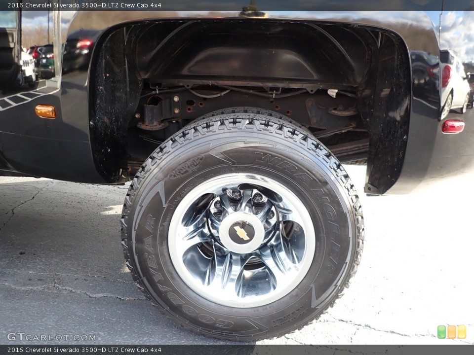 2016 Chevrolet Silverado 3500HD LTZ Crew Cab 4x4 Wheel and Tire Photo #140221111