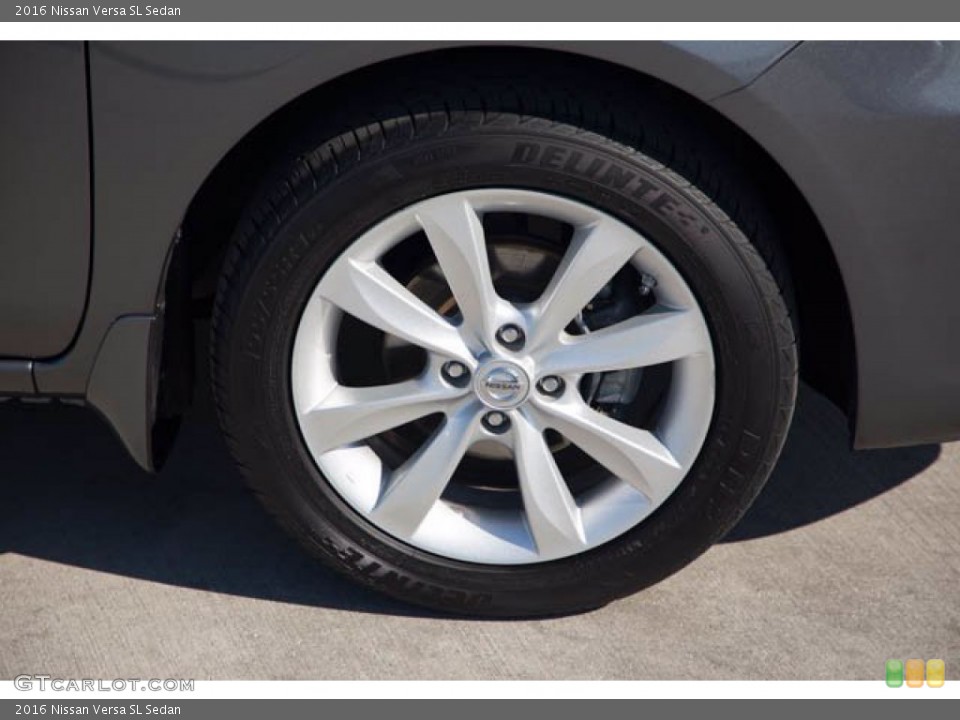 2016 Nissan Versa SL Sedan Wheel and Tire Photo #140226052