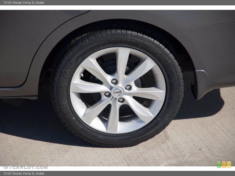 2016 Nissan Versa SL Sedan Wheel and Tire Photo #140226073