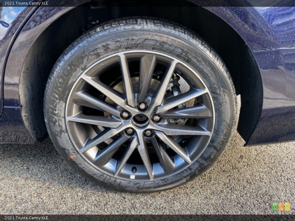 2021 Toyota Camry XLE Wheel and Tire Photo #140238396