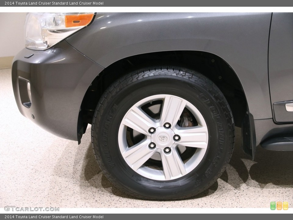 2014 Toyota Land Cruiser Wheels and Tires