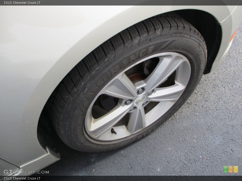 2013 Chevrolet Cruze LT Wheel and Tire Photo #140522268