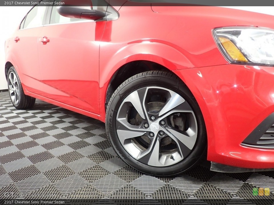 2017 Chevrolet Sonic Premier Sedan Wheel and Tire Photo #140573408
