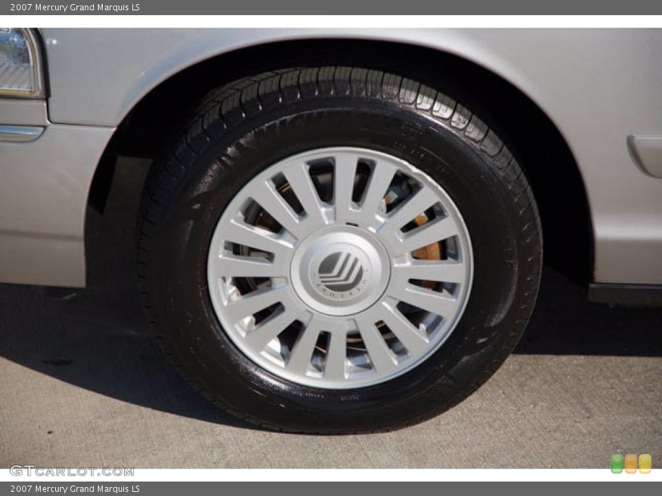 2007 Mercury Grand Marquis LS Wheel and Tire Photo #140622082