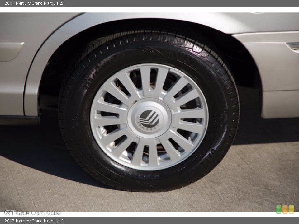 2007 Mercury Grand Marquis LS Wheel and Tire Photo #140622097