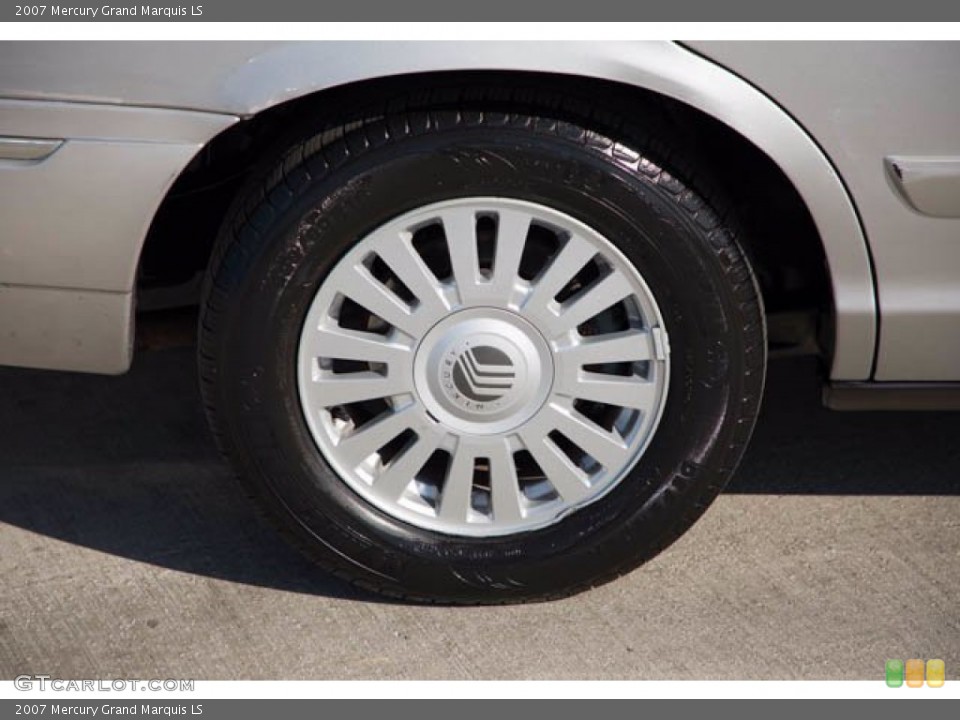 2007 Mercury Grand Marquis LS Wheel and Tire Photo #140622118