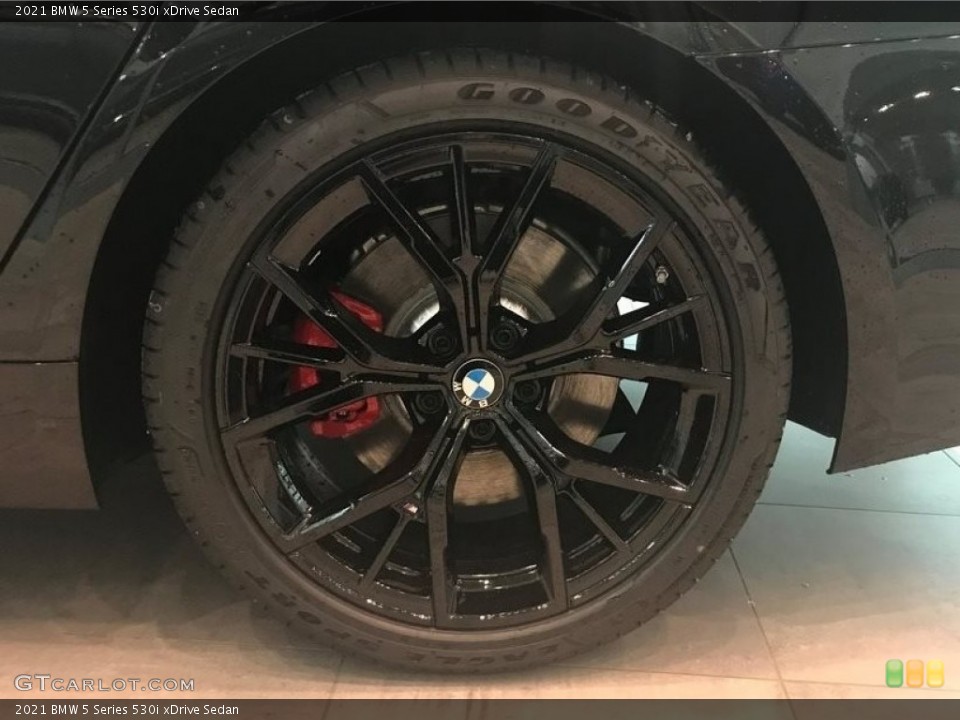 2021 BMW 5 Series 530i xDrive Sedan Wheel and Tire Photo #140648896