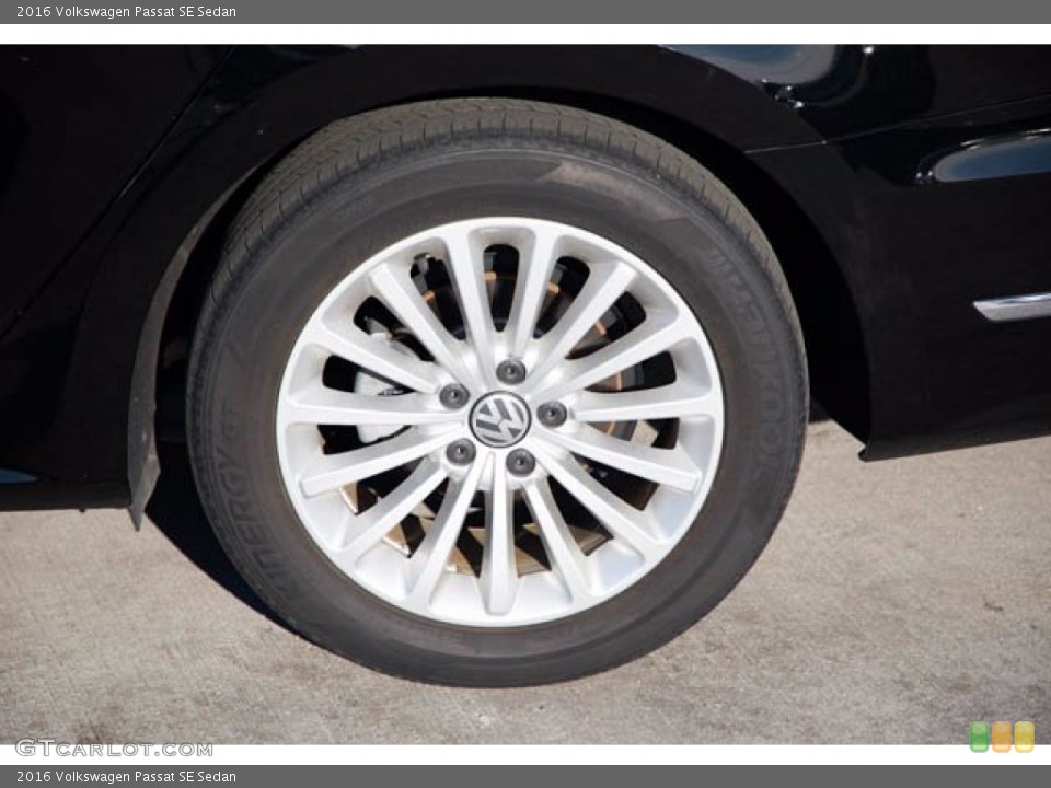 2016 Volkswagen Passat SE Sedan Wheel and Tire Photo #140837189