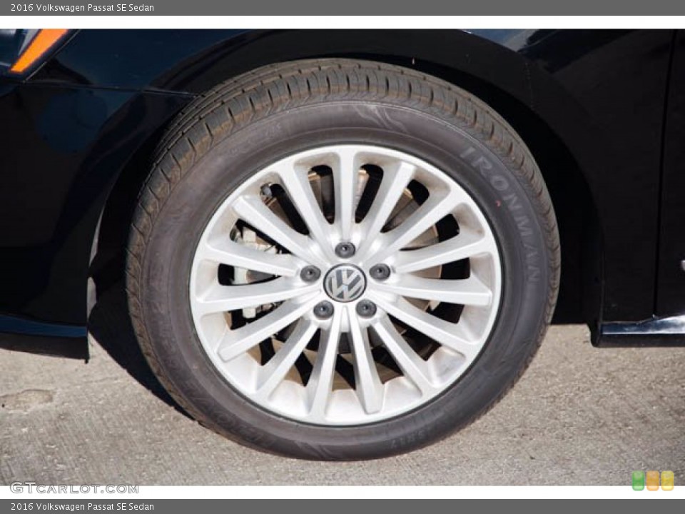 2016 Volkswagen Passat SE Sedan Wheel and Tire Photo #140837192