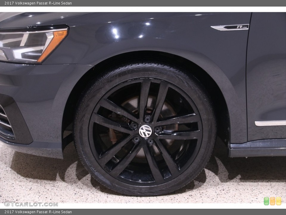 2017 Volkswagen Passat R-Line Sedan Wheel and Tire Photo #140988123