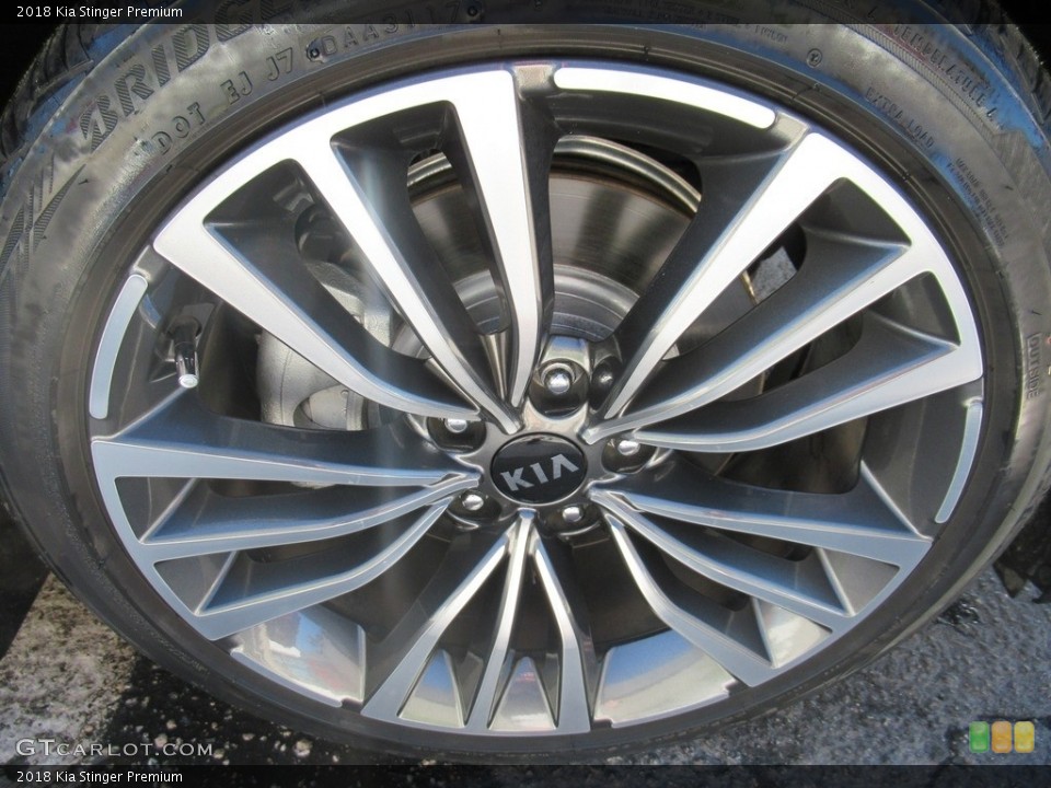 2018 Kia Stinger Premium Wheel and Tire Photo #141052692
