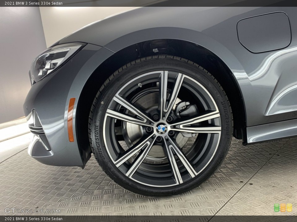 2021 BMW 3 Series 330e Sedan Wheel and Tire Photo #141055494