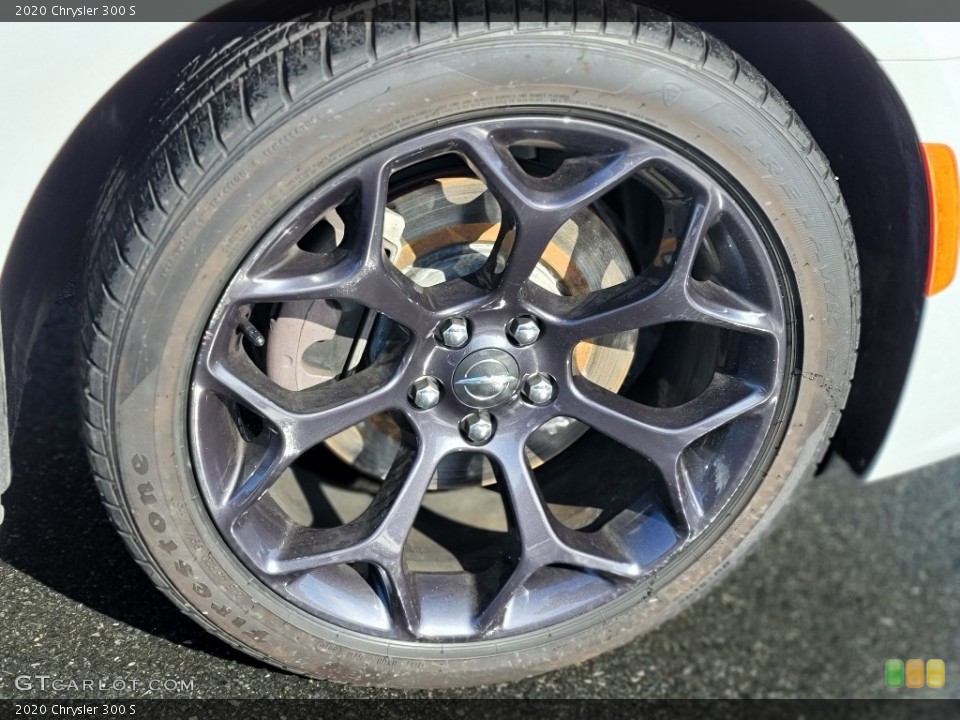 2020 Chrysler 300 S Wheel and Tire Photo #141081041