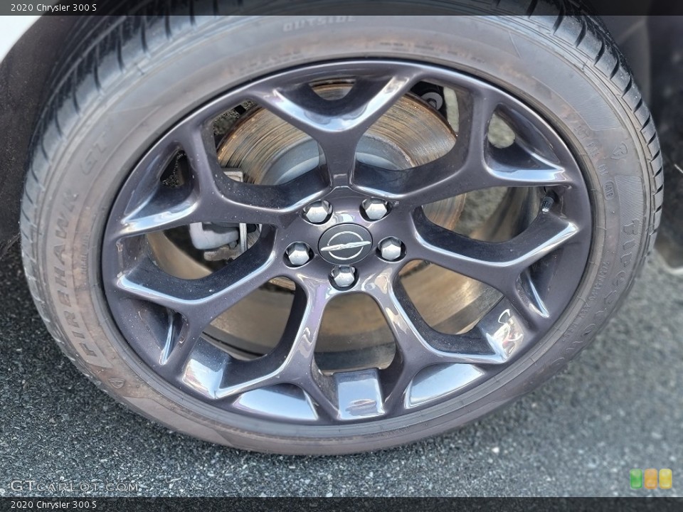 2020 Chrysler 300 Wheels and Tires
