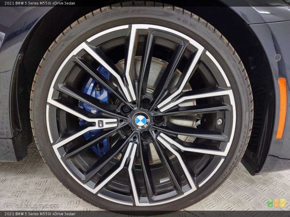 2021 BMW 5 Series M550i xDrive Sedan Wheel and Tire Photo #141417437