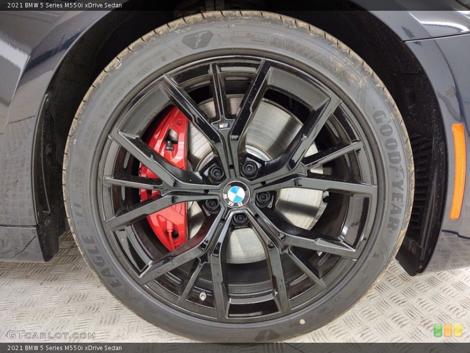 2021 BMW 5 Series M550i xDrive Sedan Wheel and Tire Photo #141433663