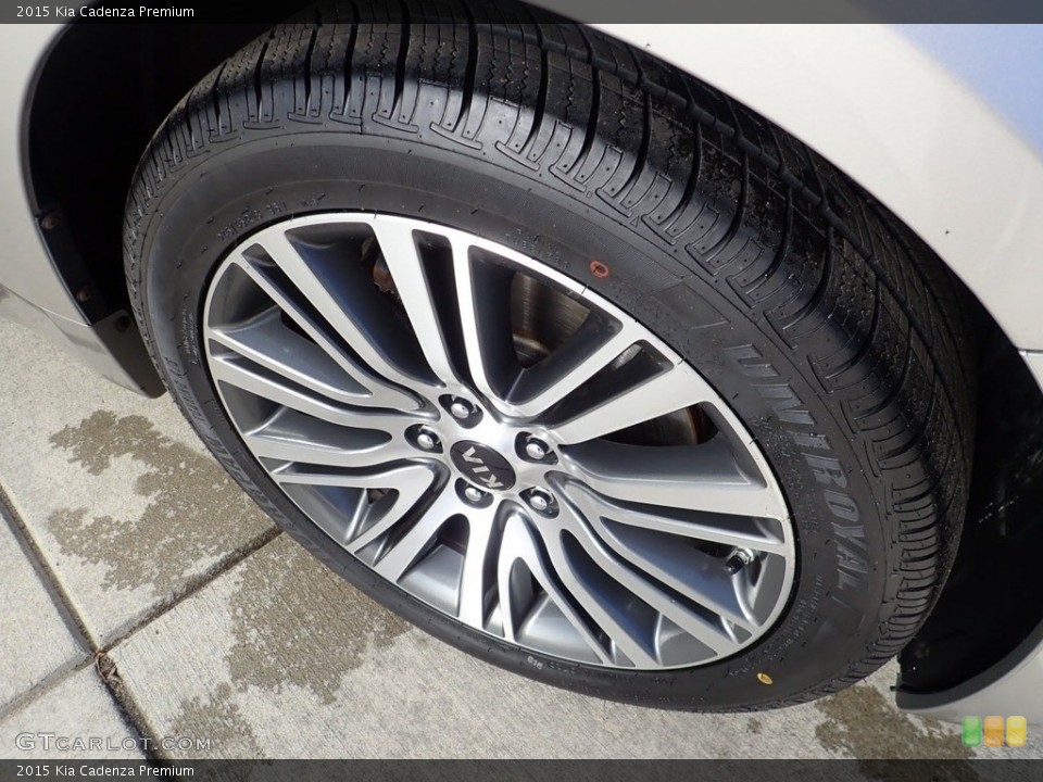2015 Kia Cadenza Premium Wheel and Tire Photo #141440348