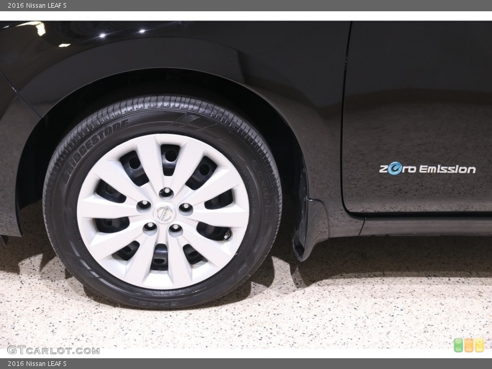 2016 Nissan LEAF S Wheel and Tire Photo #141515056