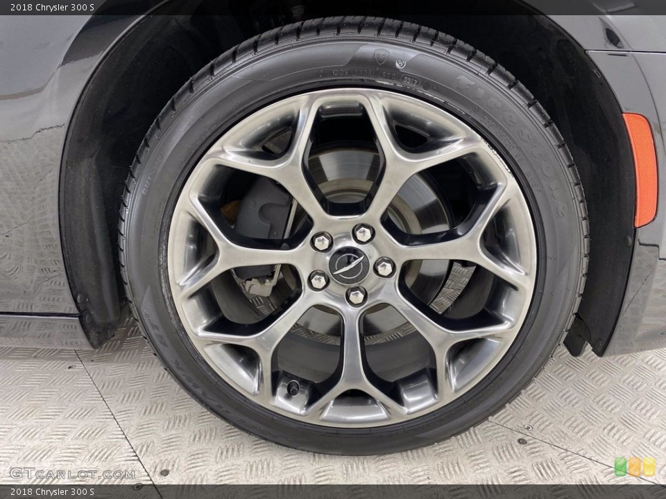 2018 Chrysler 300 S Wheel and Tire Photo #141774689