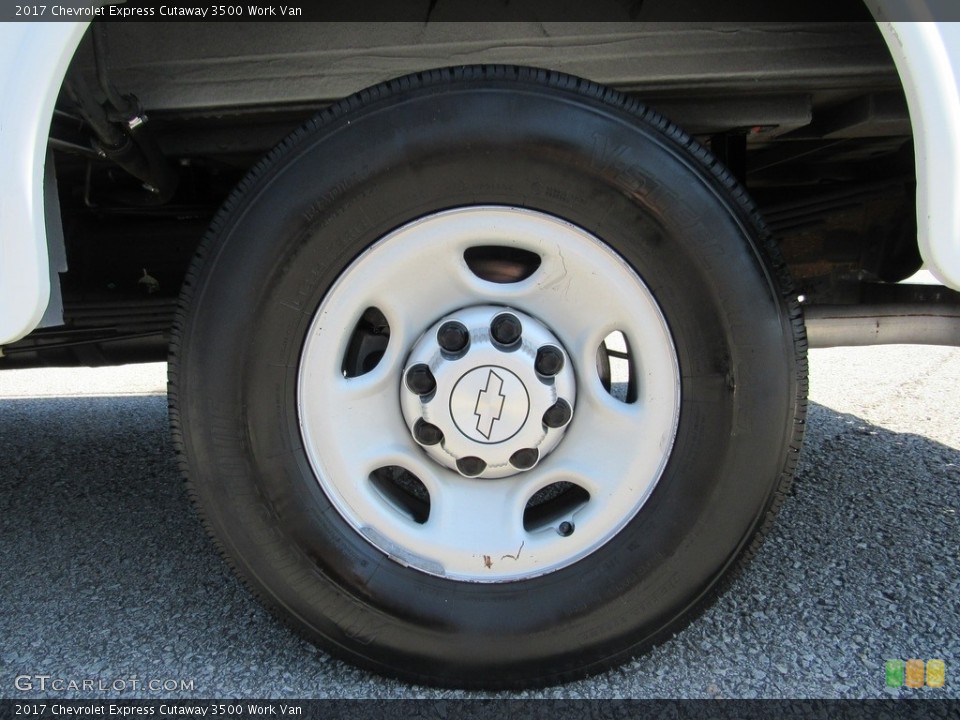 2017 Chevrolet Express Cutaway 3500 Work Van Wheel and Tire Photo #142232930