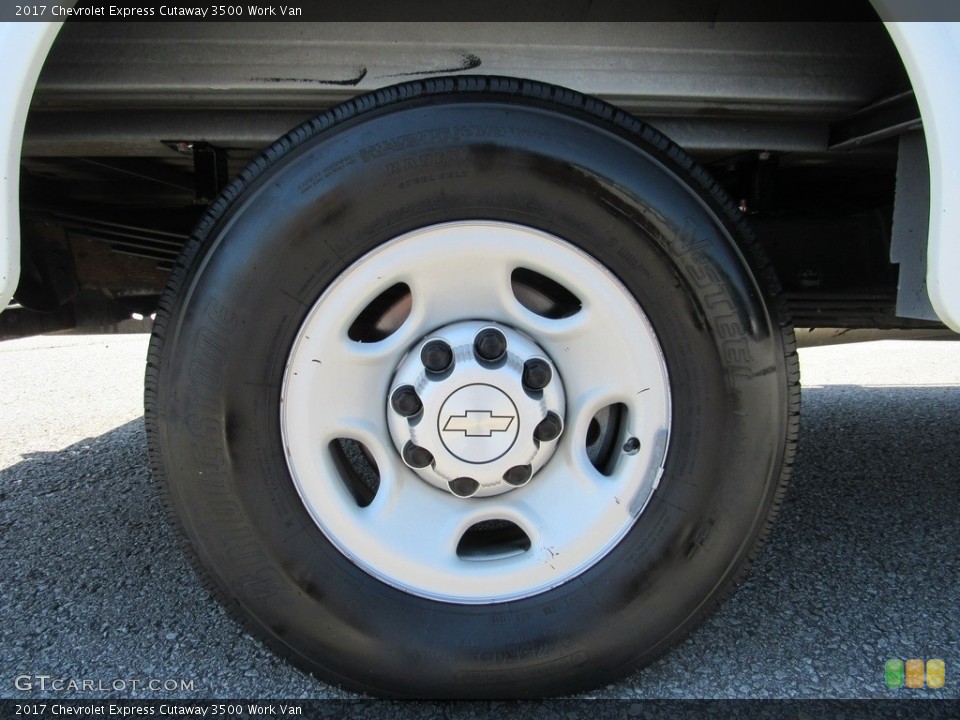 2017 Chevrolet Express Cutaway 3500 Work Van Wheel and Tire Photo #142232978