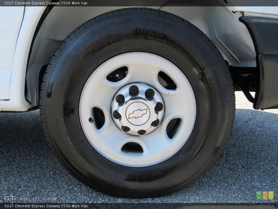 2017 Chevrolet Express Cutaway Wheels and Tires