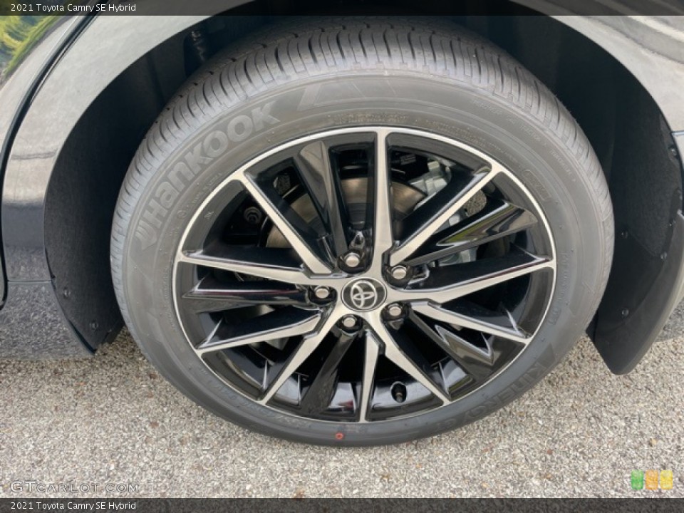 2021 Toyota Camry SE Hybrid Wheel and Tire Photo #142573935