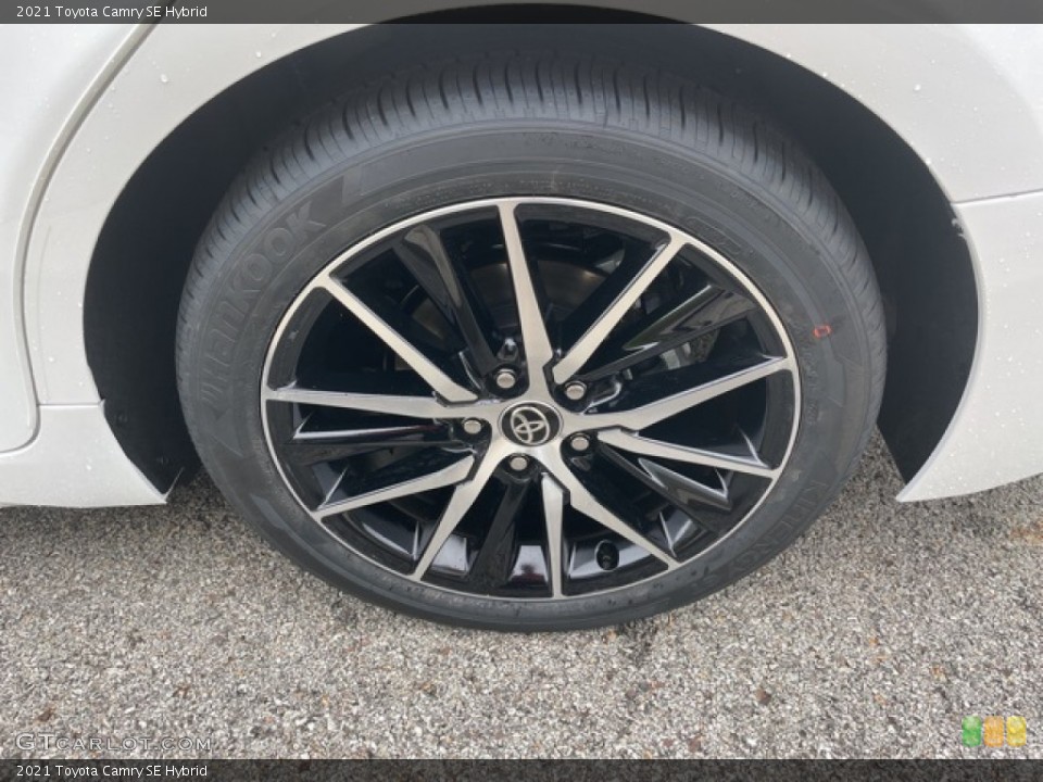2021 Toyota Camry SE Hybrid Wheel and Tire Photo #142690007