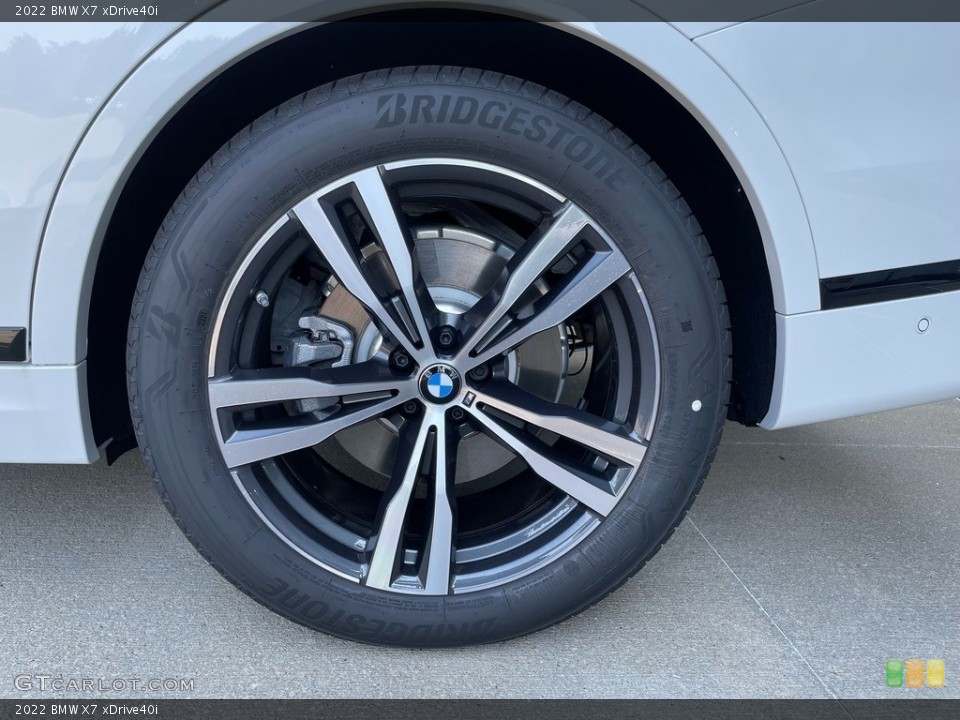 2022 BMW X7 xDrive40i Wheel and Tire Photo #142759034