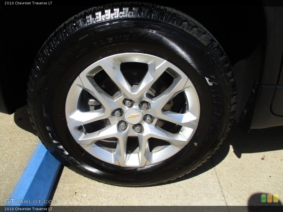 2019 Chevrolet Traverse LT Wheel and Tire Photo #142849259