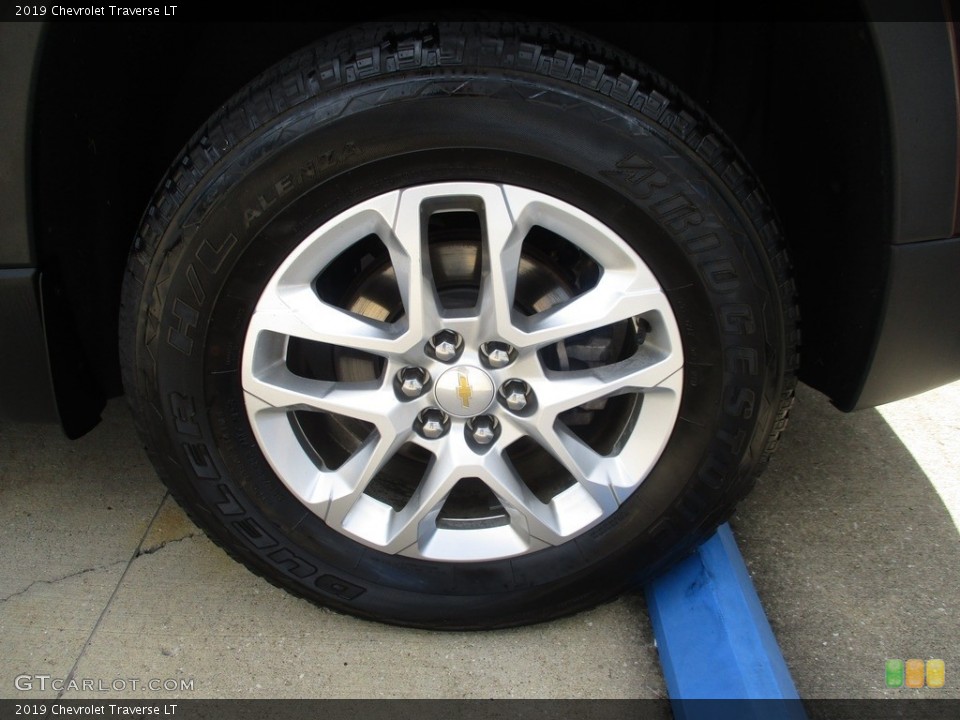 2019 Chevrolet Traverse LT Wheel and Tire Photo #142849367