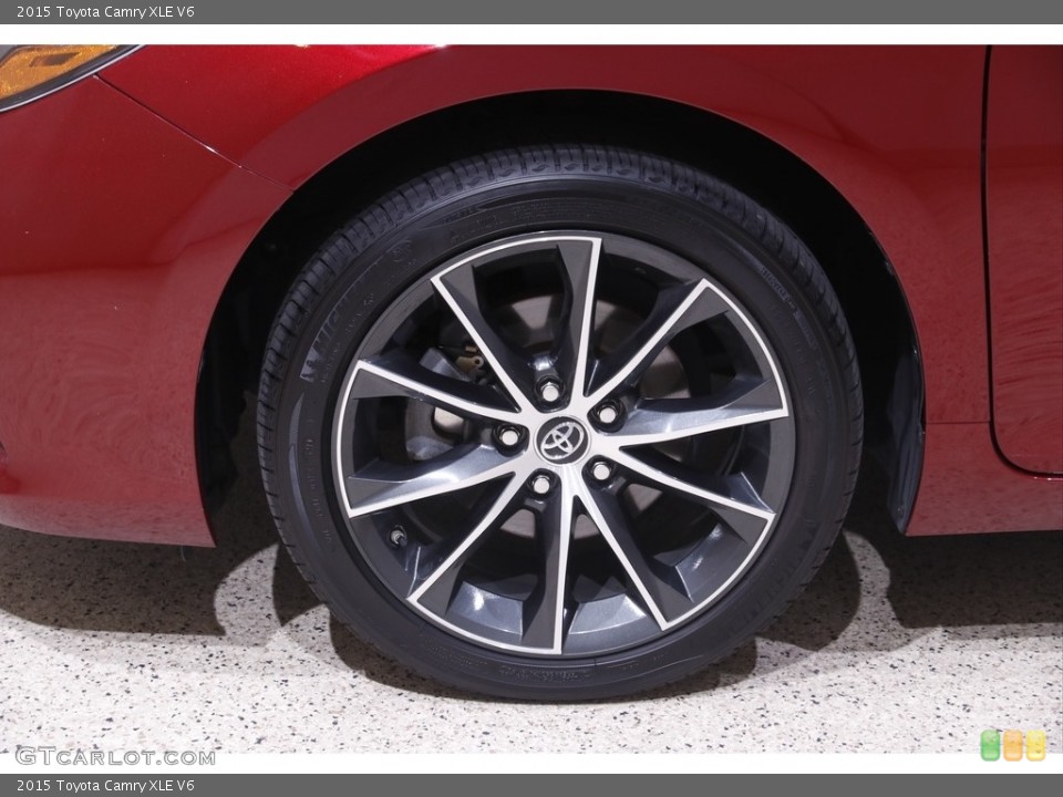 2015 Toyota Camry XLE V6 Wheel and Tire Photo #142992883