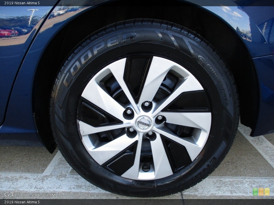 2019 Nissan Altima S Wheel and Tire Photo #143091245