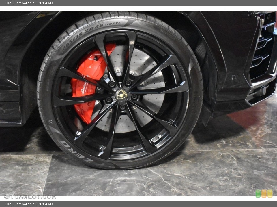 2020 Lamborghini Urus Wheels and Tires