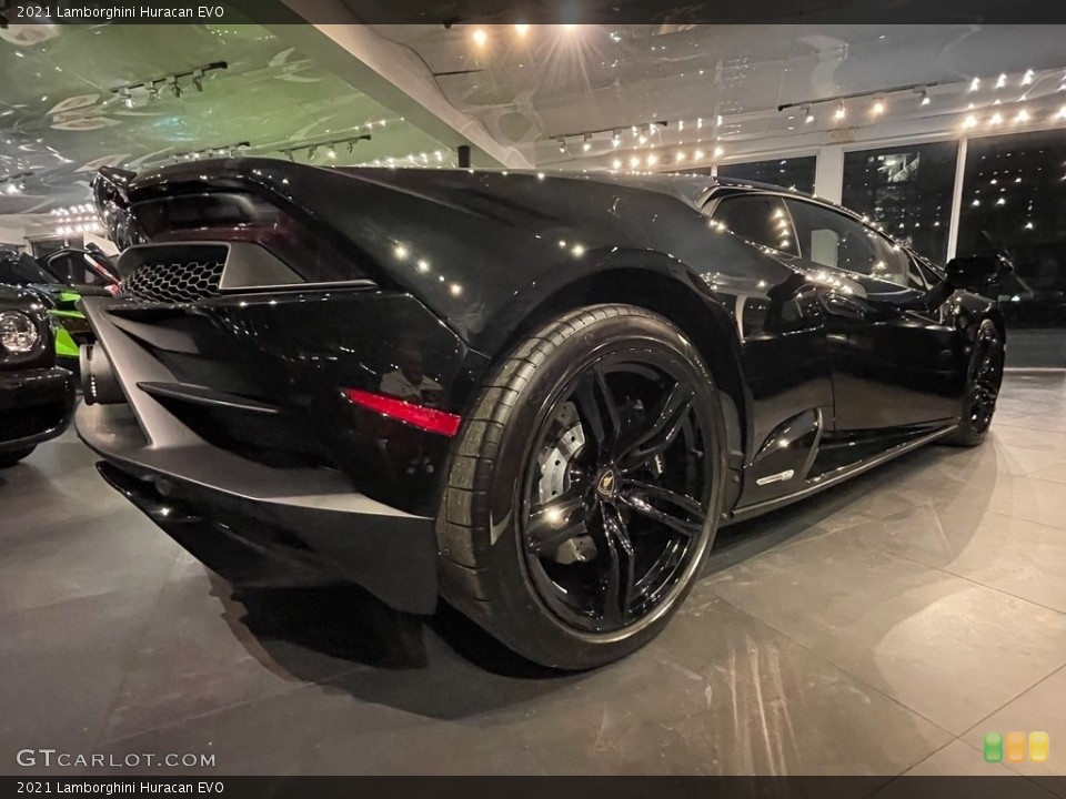 2021 Lamborghini Huracan Wheels and Tires